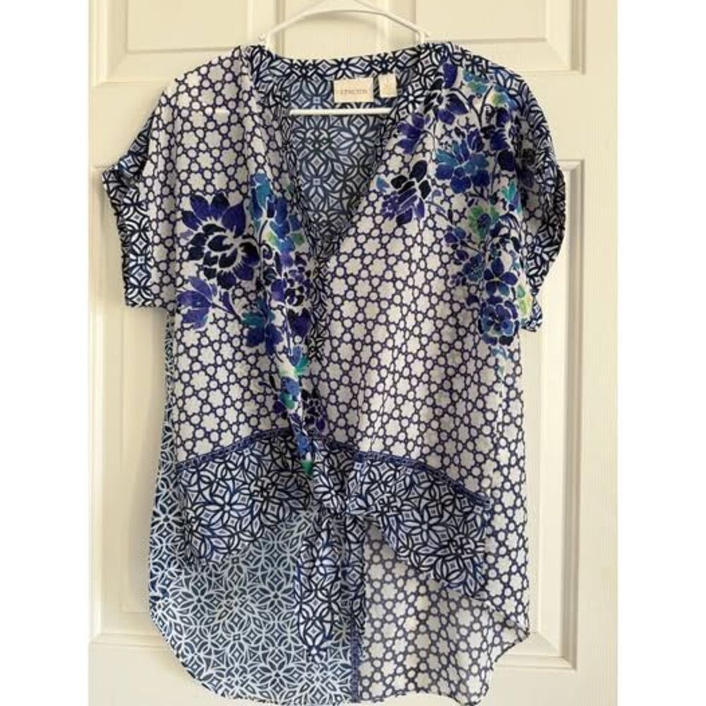 116. Chico Size 1 (Medium) Blue floral geometric tie front blouse
